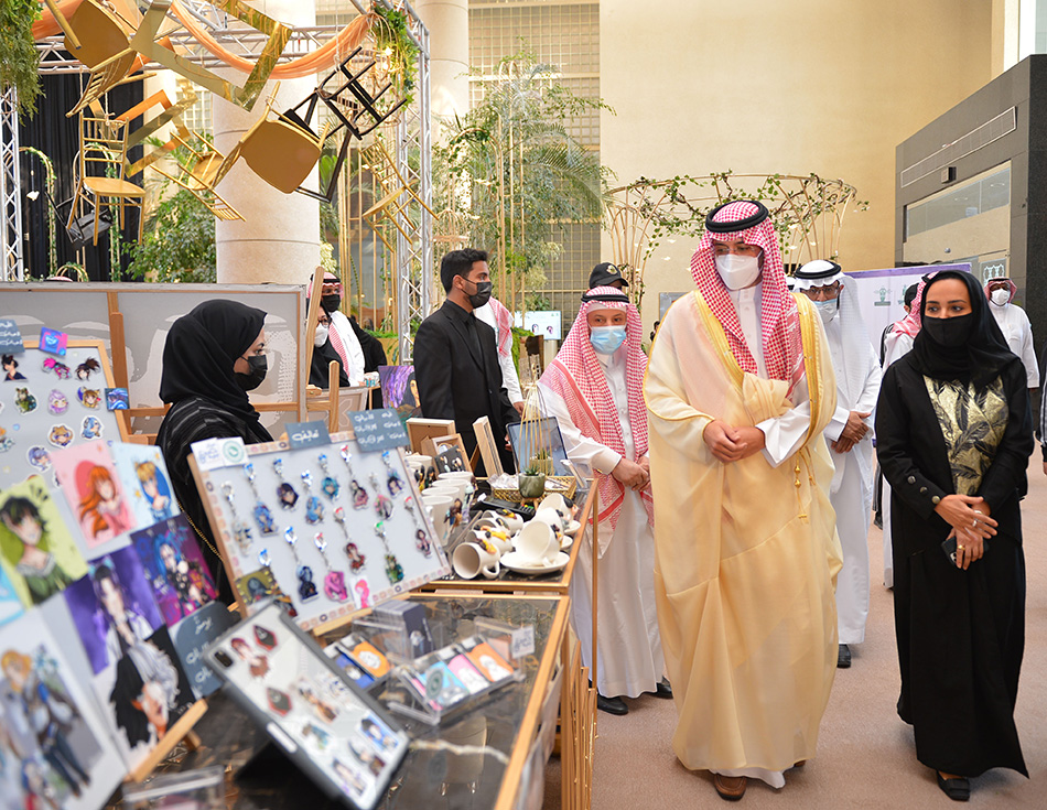 تحت رعاية أمير منطقة مكة افتتاح معرض صنع بيدي بالجامعة 26-7-1443